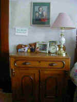 Small Chest Becky's Room.JPG (16308 bytes)